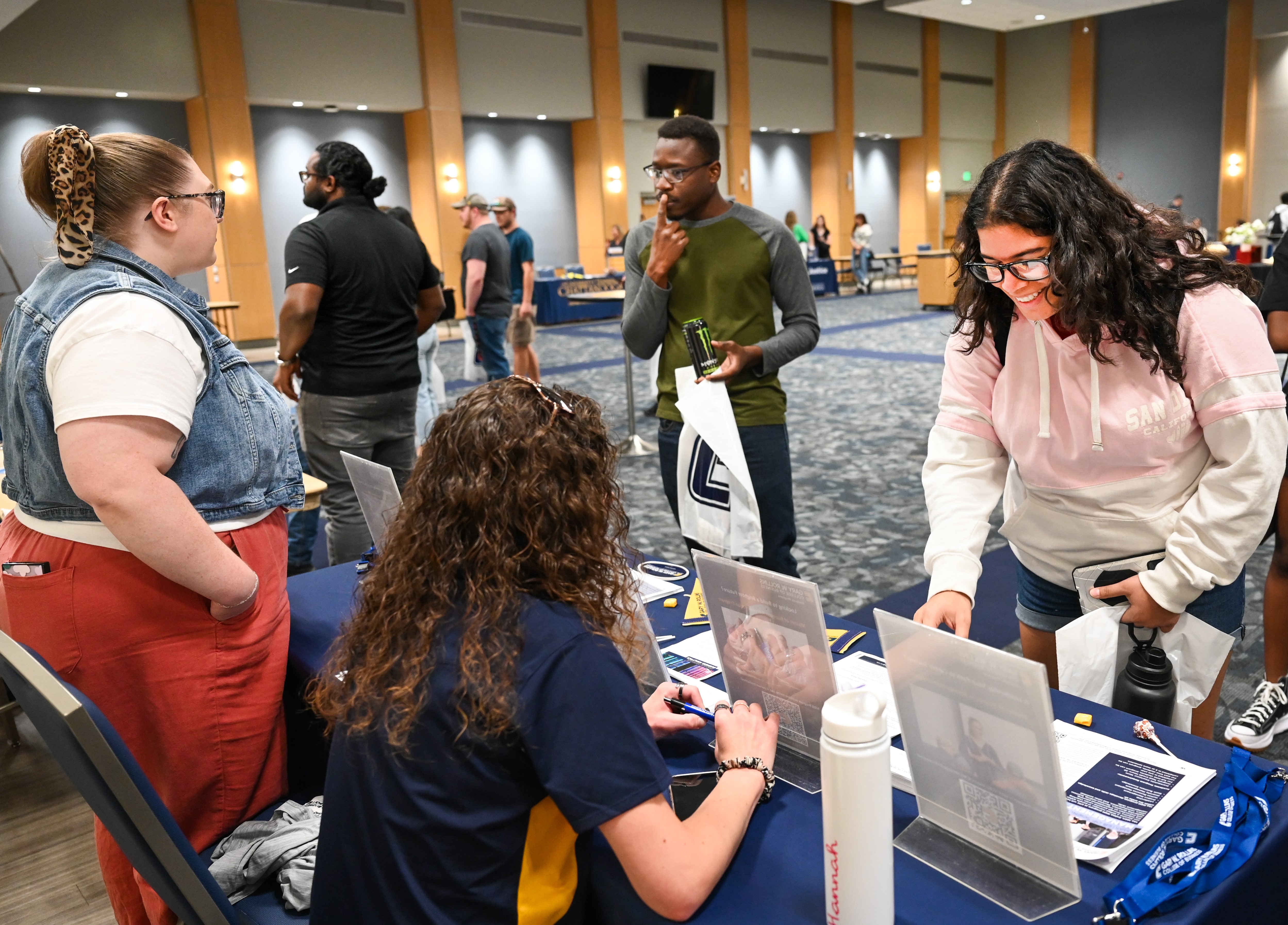 Students at UTC Grad Fair in Tennessee Room at UC Students at UTC Grad Fair in Tennessee Room at UC